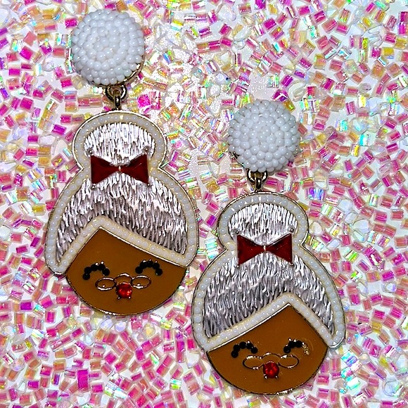 Mrs.Clause Earrings - Picture 3 of 5